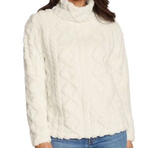 Eddie Bauer Women's Cozy cable fleece Pullover Ivory